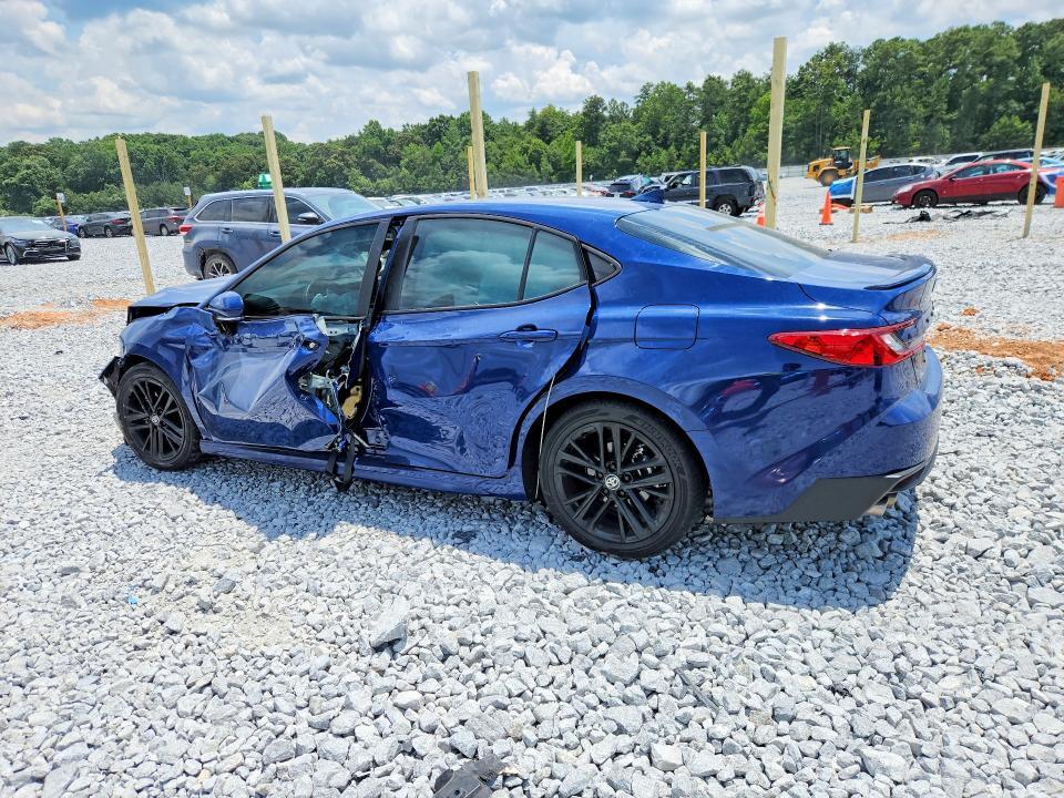 2025 TOYOTA CAMRY SE — Фото 2 из 12