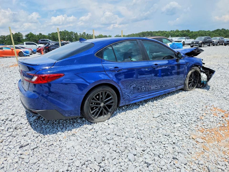 2025 TOYOTA CAMRY SE — Фото 3 из 12