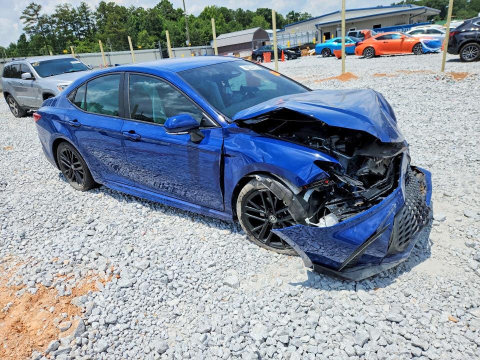 2025 TOYOTA CAMRY SE — Фото 4 из 12