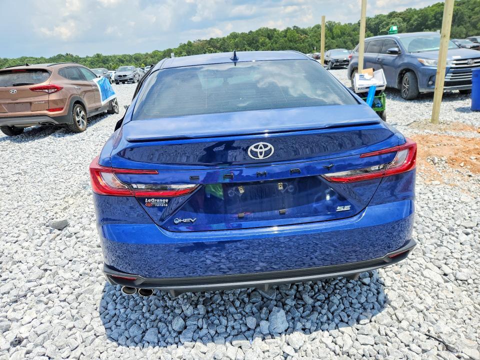 2025 TOYOTA CAMRY SE — Фото 6 из 12