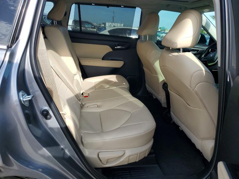 2025 TOYOTA HIGHLANDER XLE — Фото 11 из 13