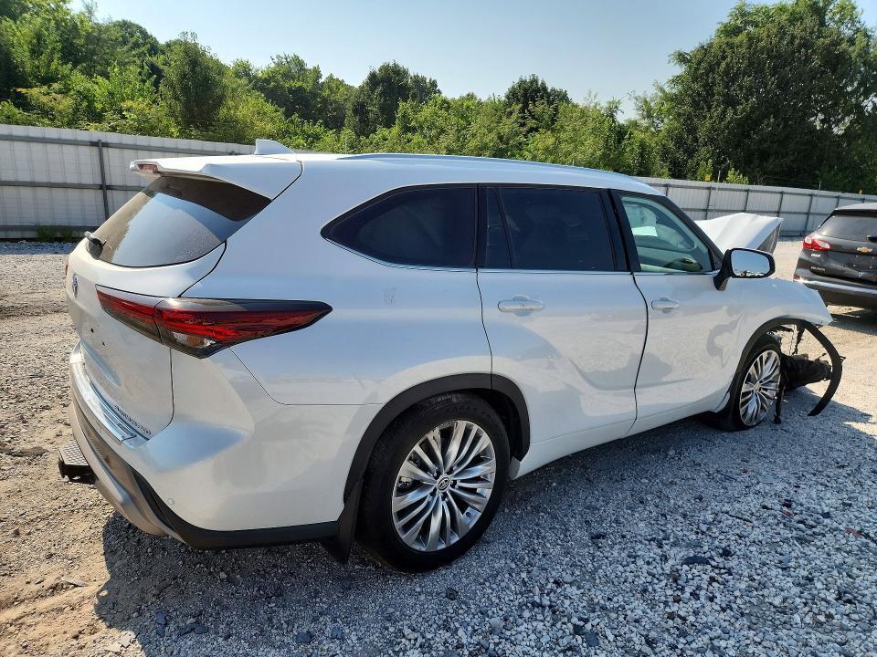 2025 TOYOTA HIGHLANDER PLATINUM — Фото 3 из 14