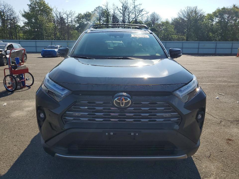 2025 TOYOTA RAV4 LIMITED — Фото 5 из 14