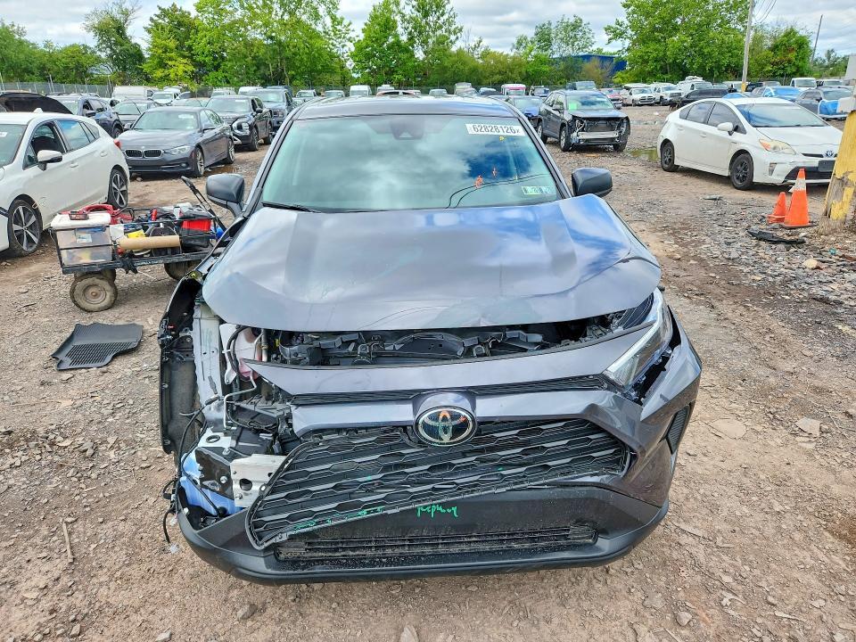 2025 TOYOTA RAV4 LE — Фото 5 из 14