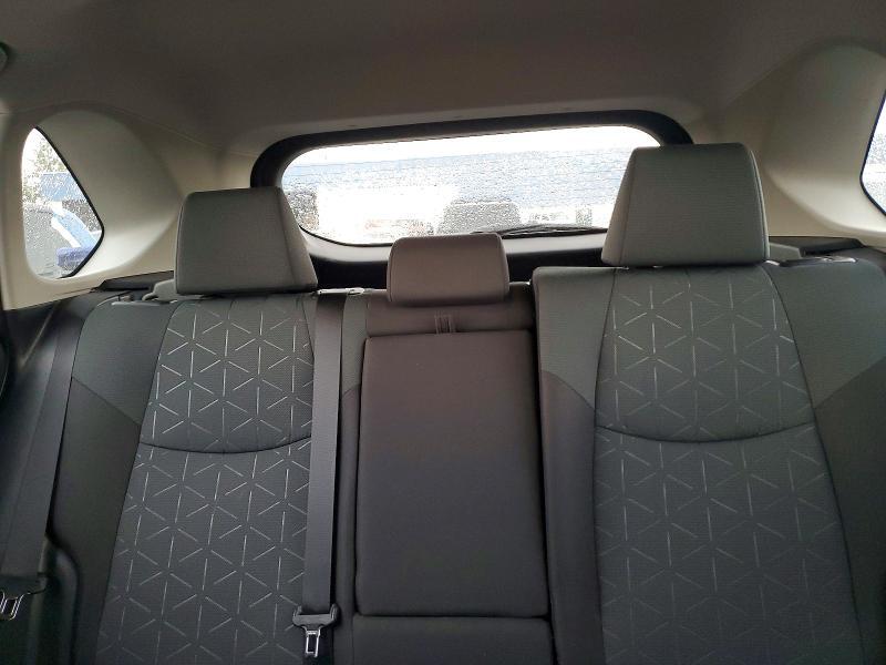 2025 TOYOTA RAV4 XLE — Фото 10 из 13
