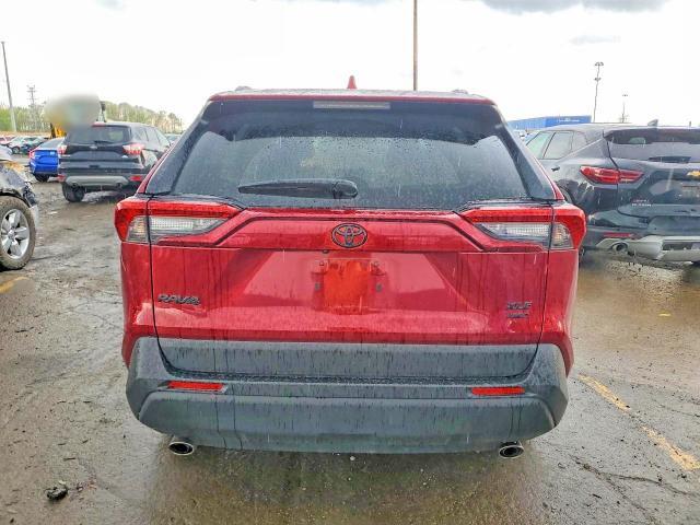 2025 TOYOTA RAV4 XLE — Фото 6 из 13