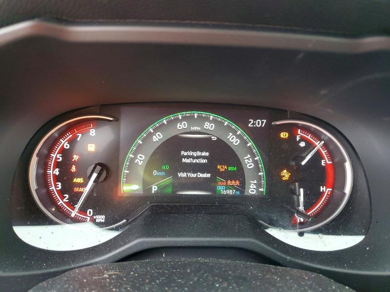 2025 TOYOTA RAV4 XLE — Фото 9 из 13