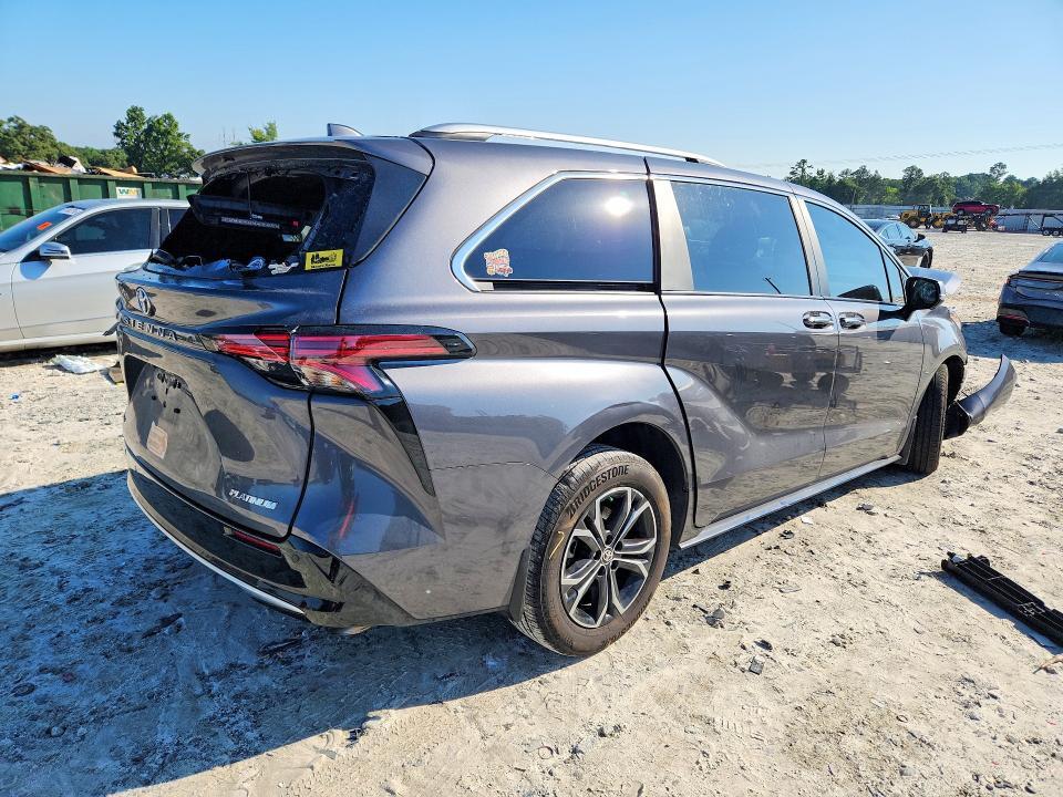 2025 TOYOTA SIENNA PLATINUM 7-PASSENGER — Фото 3 из 14