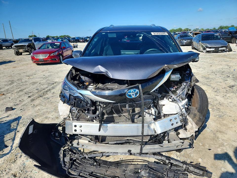 2025 TOYOTA SIENNA PLATINUM 7-PASSENGER — Фото 5 из 14
