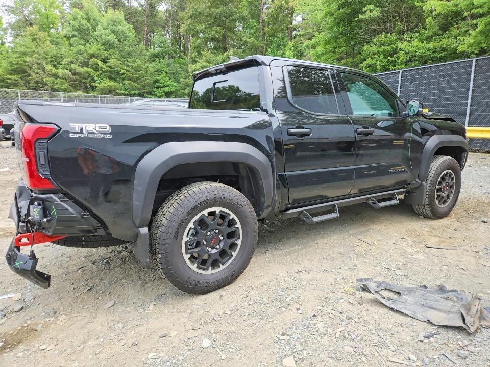 2025 TOYOTA TACOMA TRD OFF-ROAD HV — Фото 3 из 12