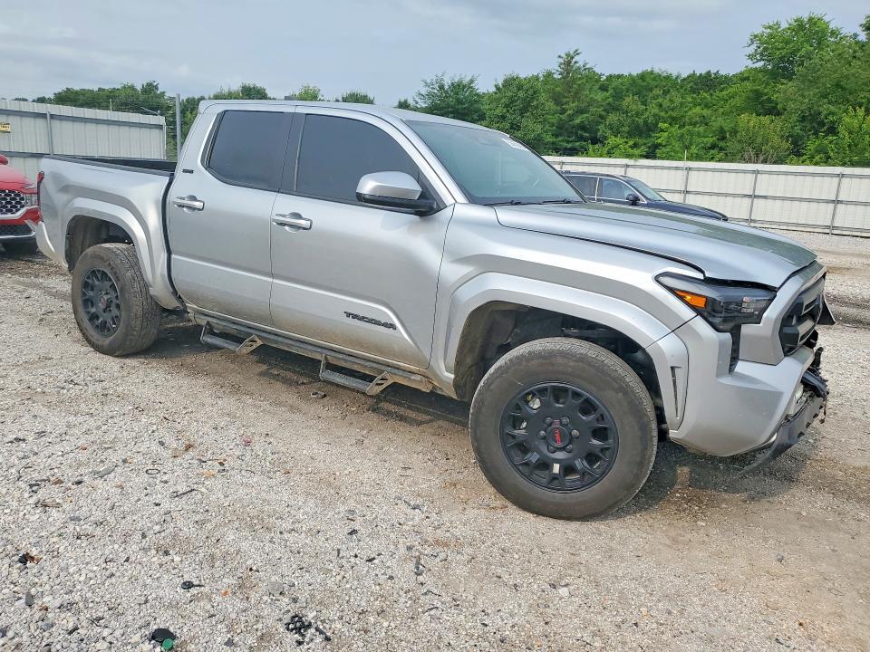 2025 TOYOTA TACOMA SR5 — Фото 4 из 12