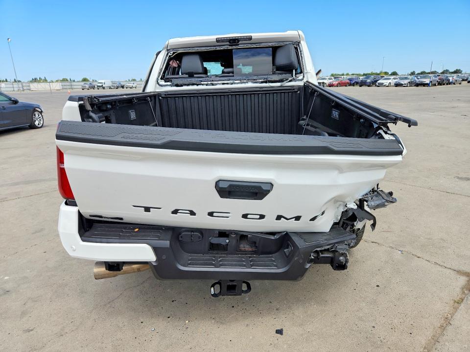 2025 TOYOTA TACOMA TRD OFF-ROAD — Фото 6 из 13