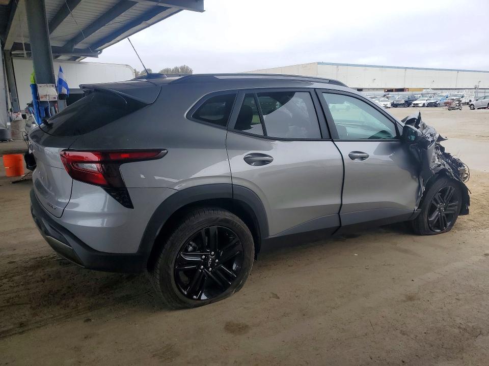 2026 CHEVROLET TRAX ACTIV — Фото 3 из 12