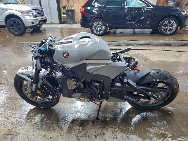 JH2PC40H9TK300252 2026 HONDA CBR600 photo no. 3