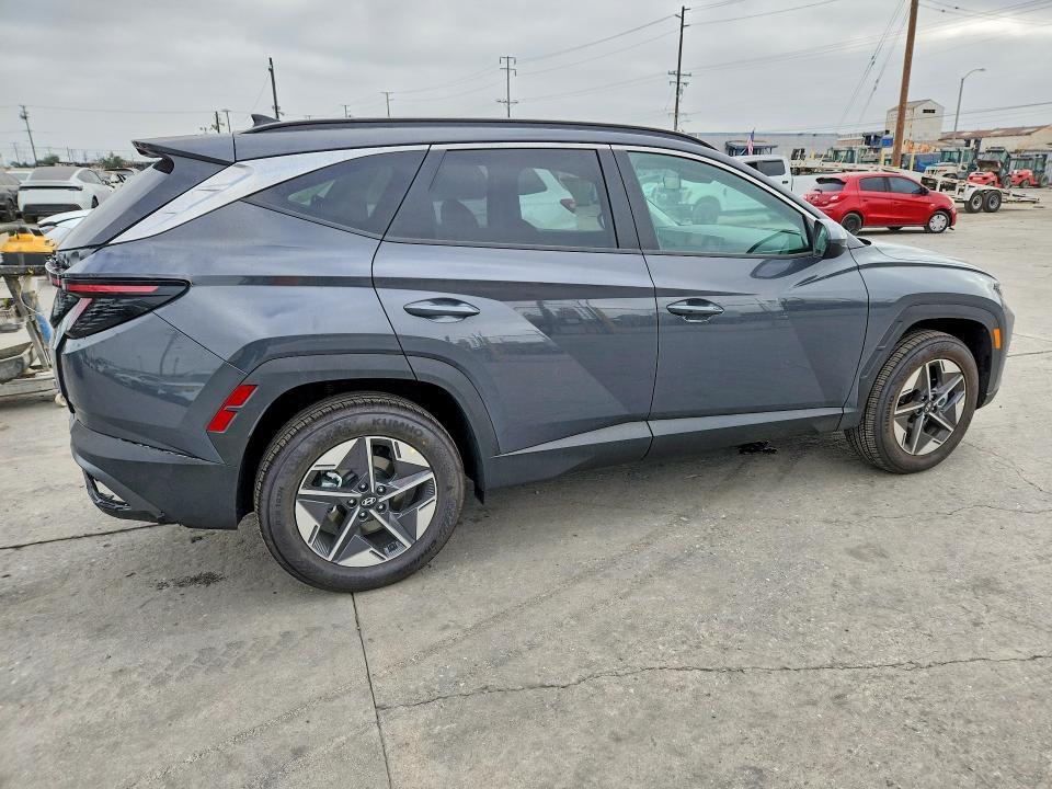 2026 HYUNDAI TUCSON SEL — Фото 3 из 13