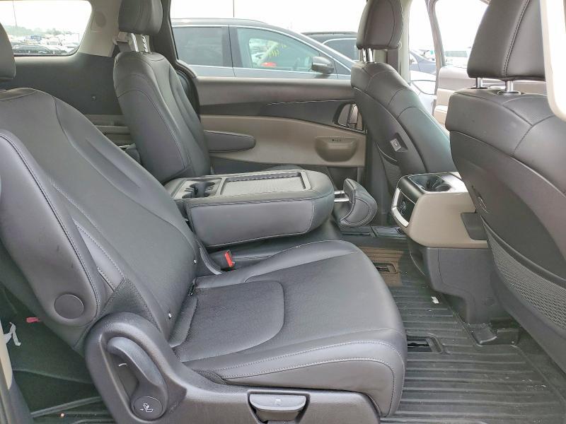 2026 KIA CARNIVAL LXS — Фото 11 из 13