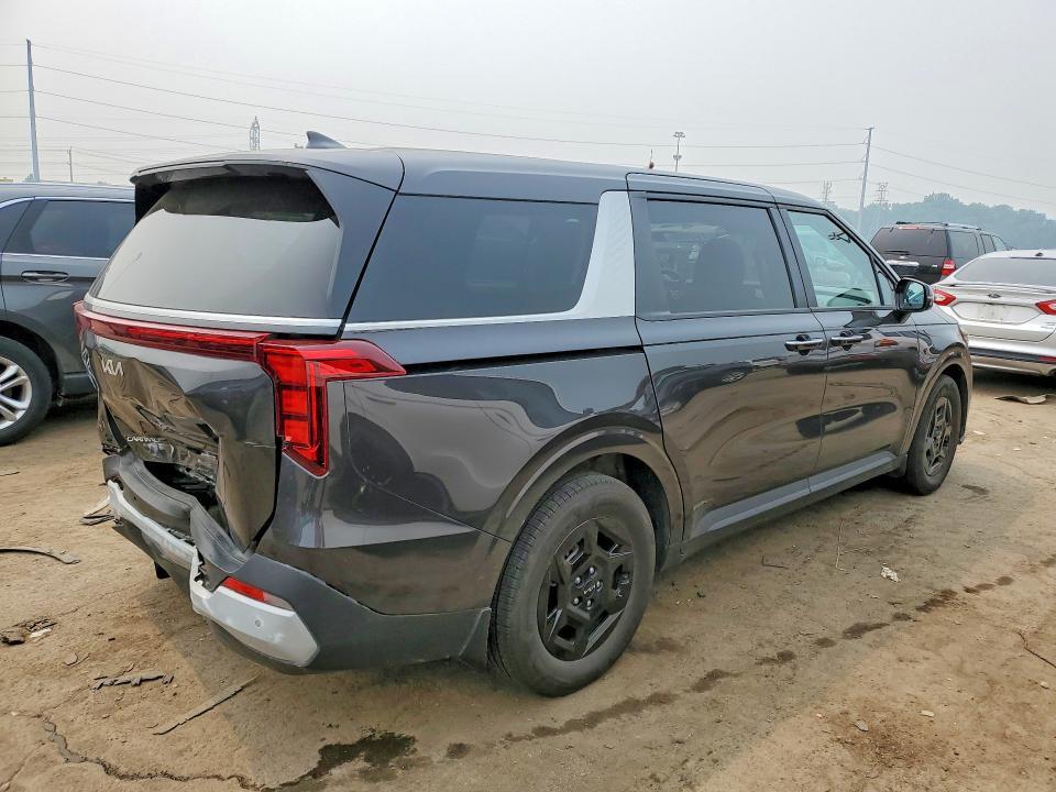 2026 KIA CARNIVAL LXS — Фото 3 из 13