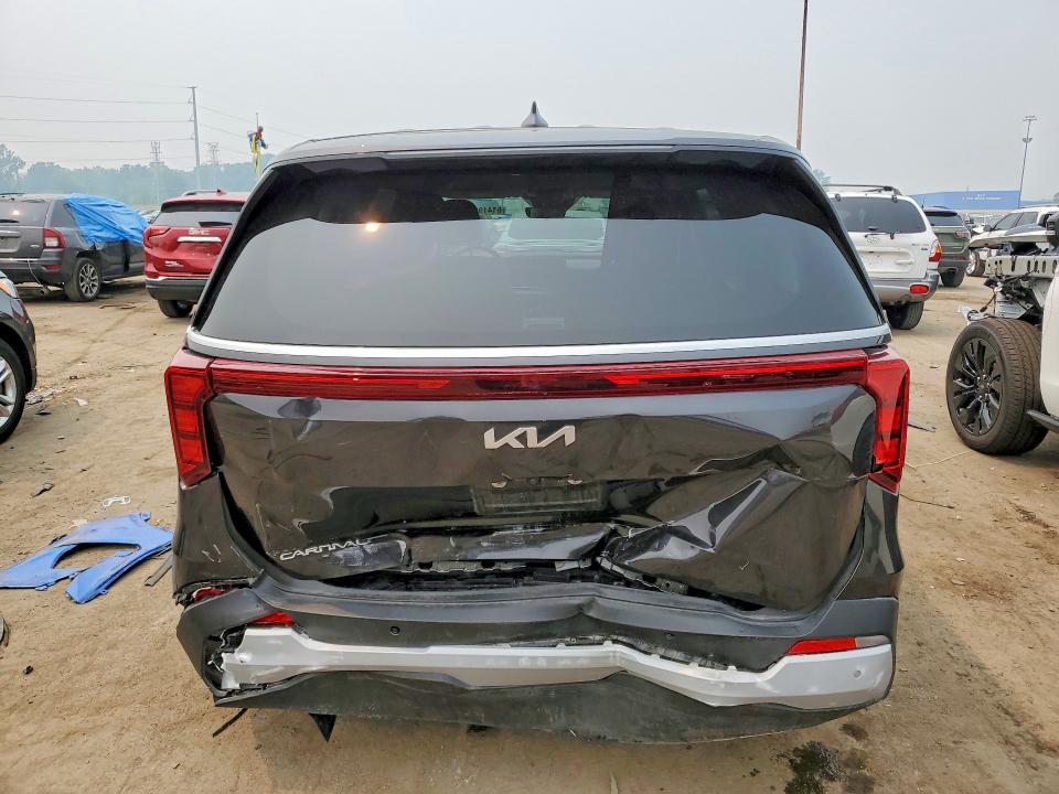 2026 KIA CARNIVAL LXS — Фото 6 из 13
