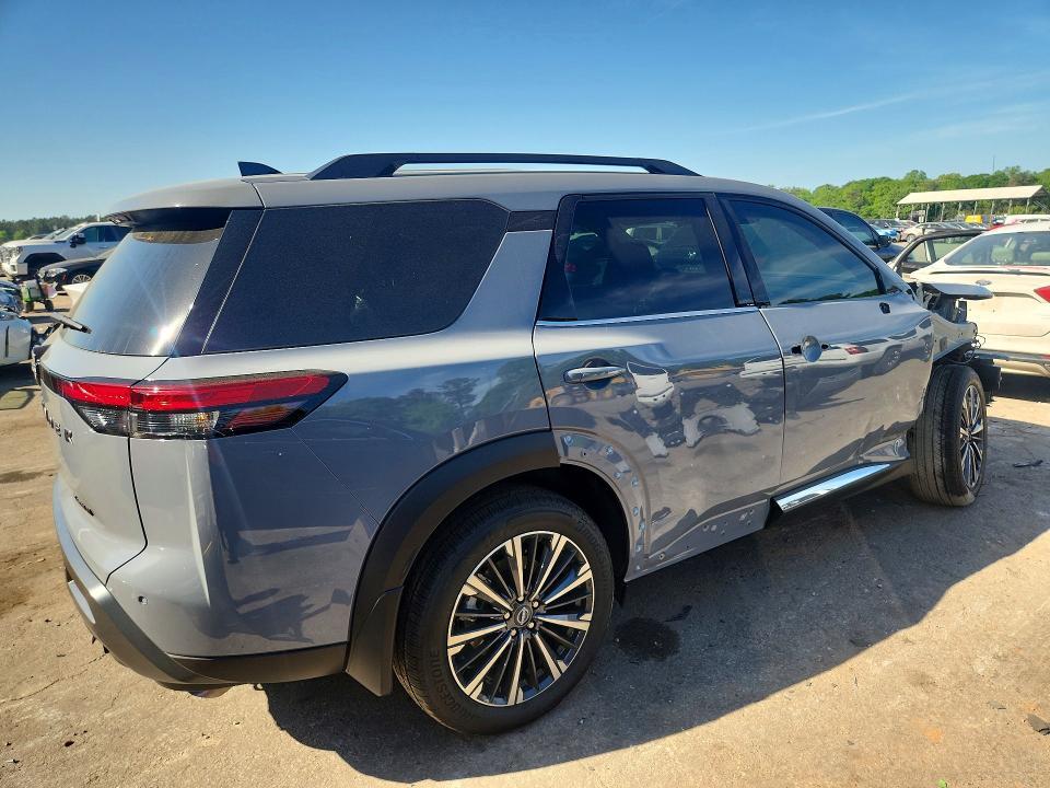2026 NISSAN PATHFINDER PLATINUM — Фото 3 из 13