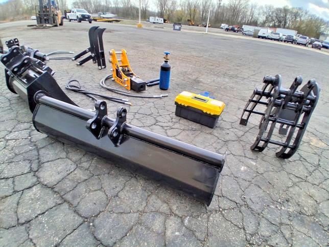 2026 MINI EXCAVATOR ATTACHMENTS: AUGER BIT + AUGER MOTORS + 200 MM BUCKET + 200 MM BUCKET + 600 MM TILT BUCKET + 1000 MM BUCKET — Фото 4 из 10