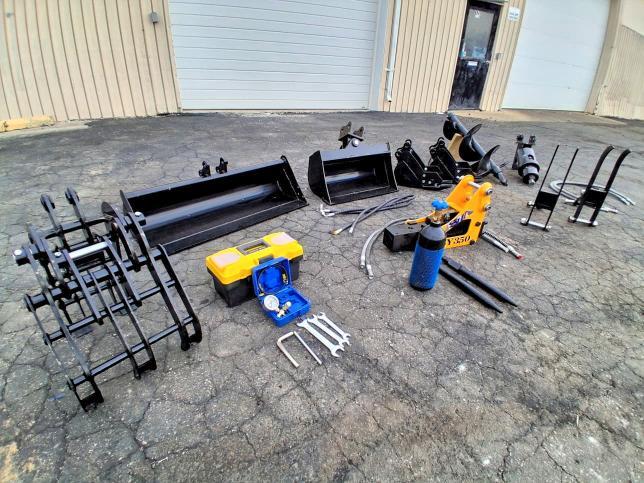 2026 MINI EXCAVATOR ATTACHMENTS: AUGER BIT + AUGER MOTORS + 200 MM BUCKET + 200 MM BUCKET + 600 MM TILT BUCKET + 1000 MM BUCKET — Фото 3 из 10
