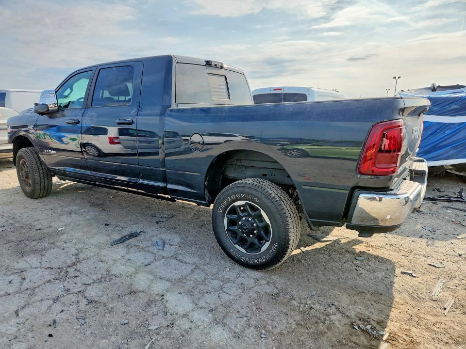 2026 RAM 2500 LARAMIE — Фото 2 из 13