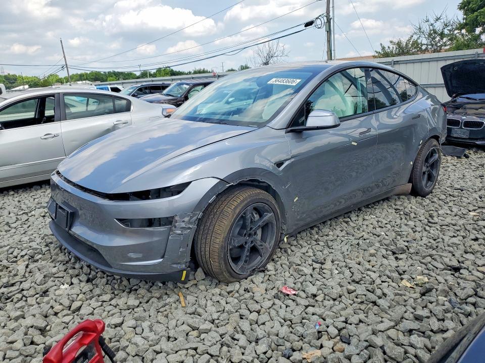 2026 TESLA MODEL Y