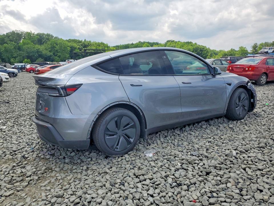2026 TESLA MODEL Y — Фото 3 из 12