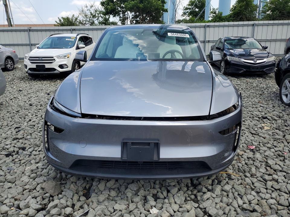 2026 TESLA MODEL Y — Фото 5 из 12