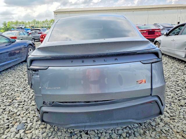2026 TESLA MODEL Y — Фото 6 из 12