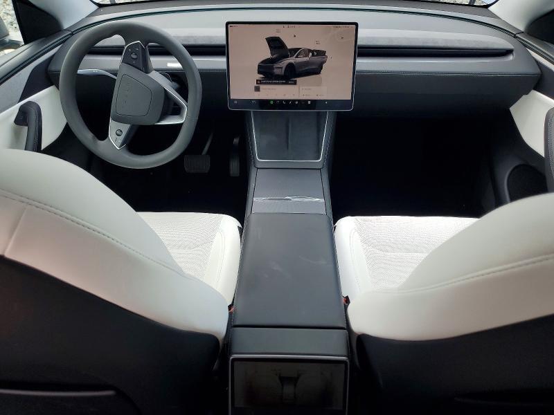 2026 TESLA MODEL Y — Фото 8 из 12