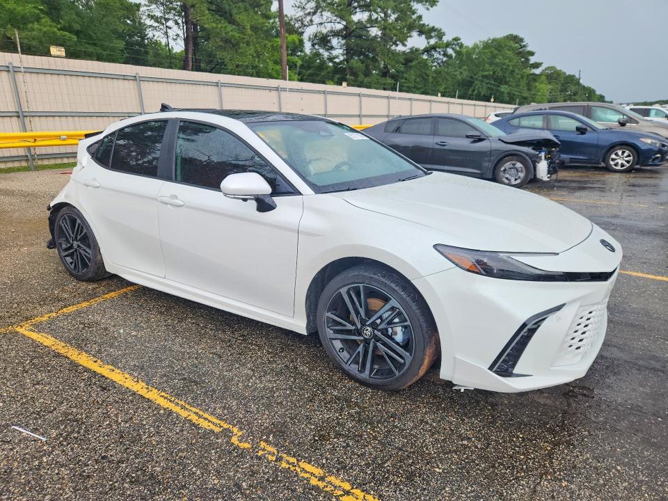 2026 TOYOTA CAMRY XSE — Фото 4 из 13