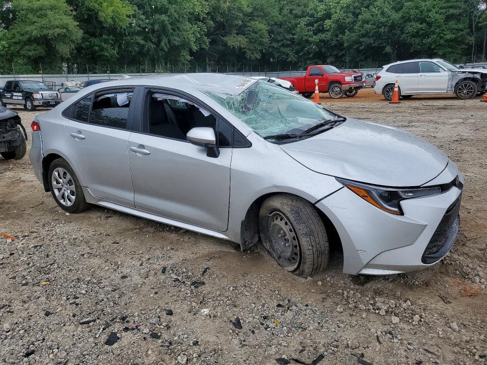 2026 TOYOTA COROLLA LE — Фото 4 из 12