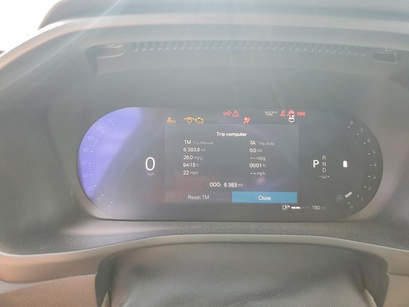 2026 VOLVO XC40 PLUS — Фото 9 из 13