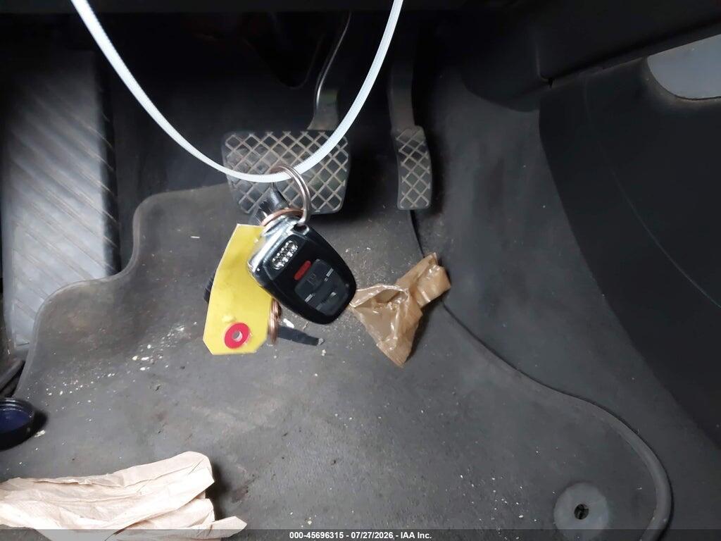 WAUFFAFL2CA120197 2012 AUDI A4 photo no. 11