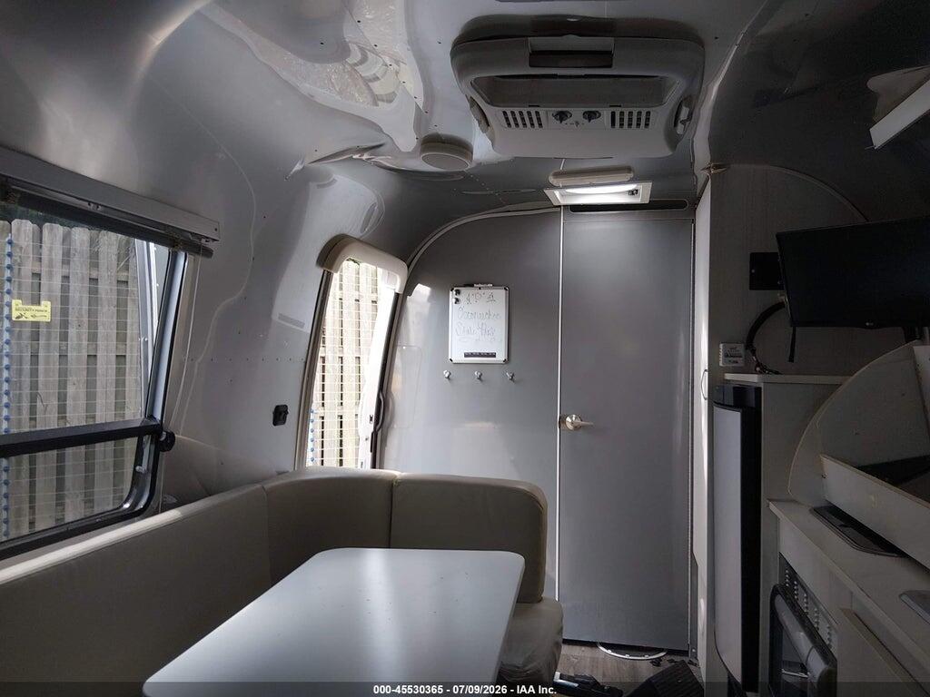 1STVRTF12JJ541951 2018 AIRSTREAM AUDIOMETRIC UNIT photo no. 10