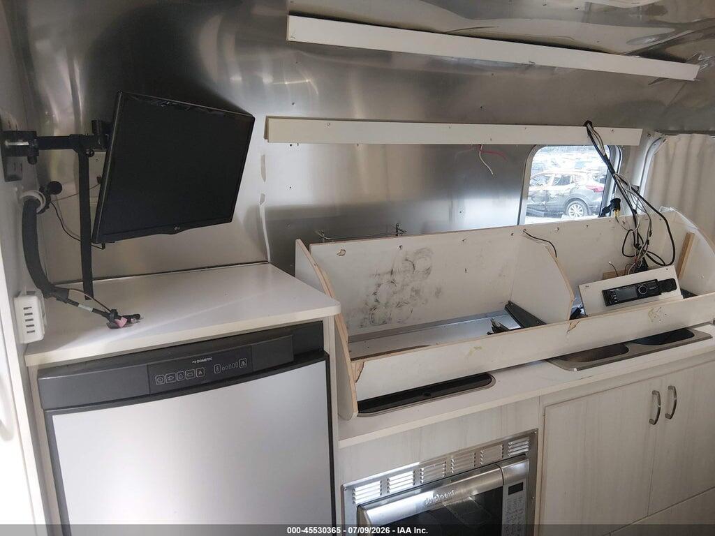 1STVRTF12JJ541951 2018 AIRSTREAM AUDIOMETRIC UNIT photo no. 7