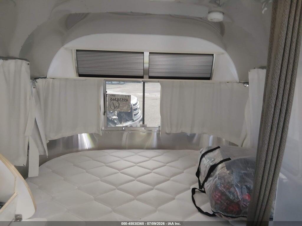 1STVRTF12JJ541951 2018 AIRSTREAM AUDIOMETRIC UNIT photo no. 8
