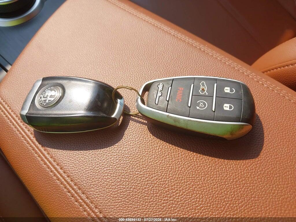 ZARFAEBN0J7577039 2018 ALFA ROMEO GIULIA photo no. 11