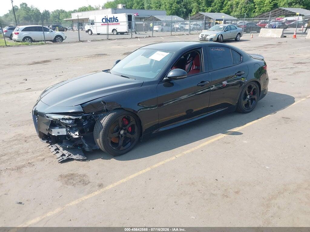 ZARFAEBNXH7531700 2017 ALFA ROMEO GIULIA photo no. 2