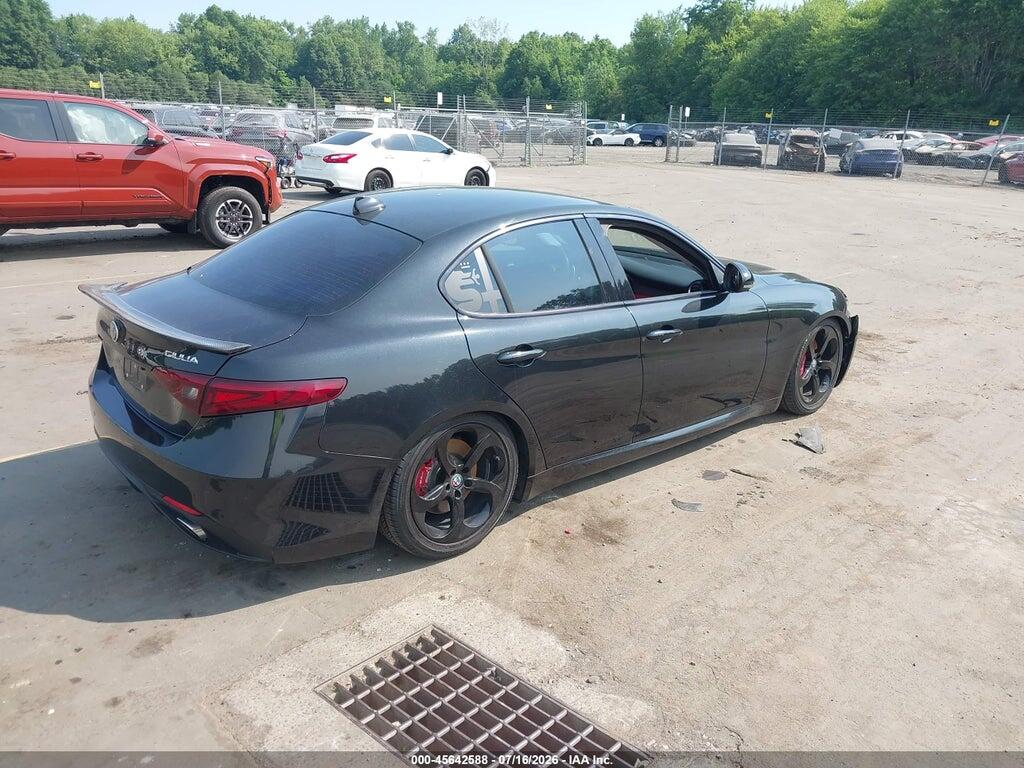 ZARFAEBNXH7531700 2017 ALFA ROMEO GIULIA photo no. 4
