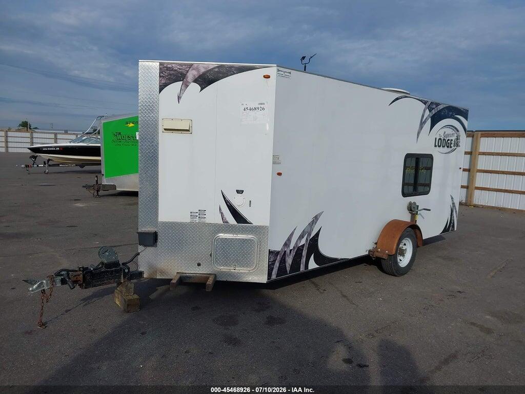 1D9BL1615AB537570 2010 ARCTIC LODGE FOUR SEASON SUPERIOR 16 FISH HOUSE TOY HAULER photo no. 2