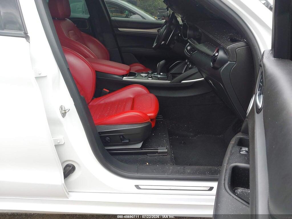 ZASPAKBN9P7D64636 2023 ALFA ROMEO STELVIO photo no. 5