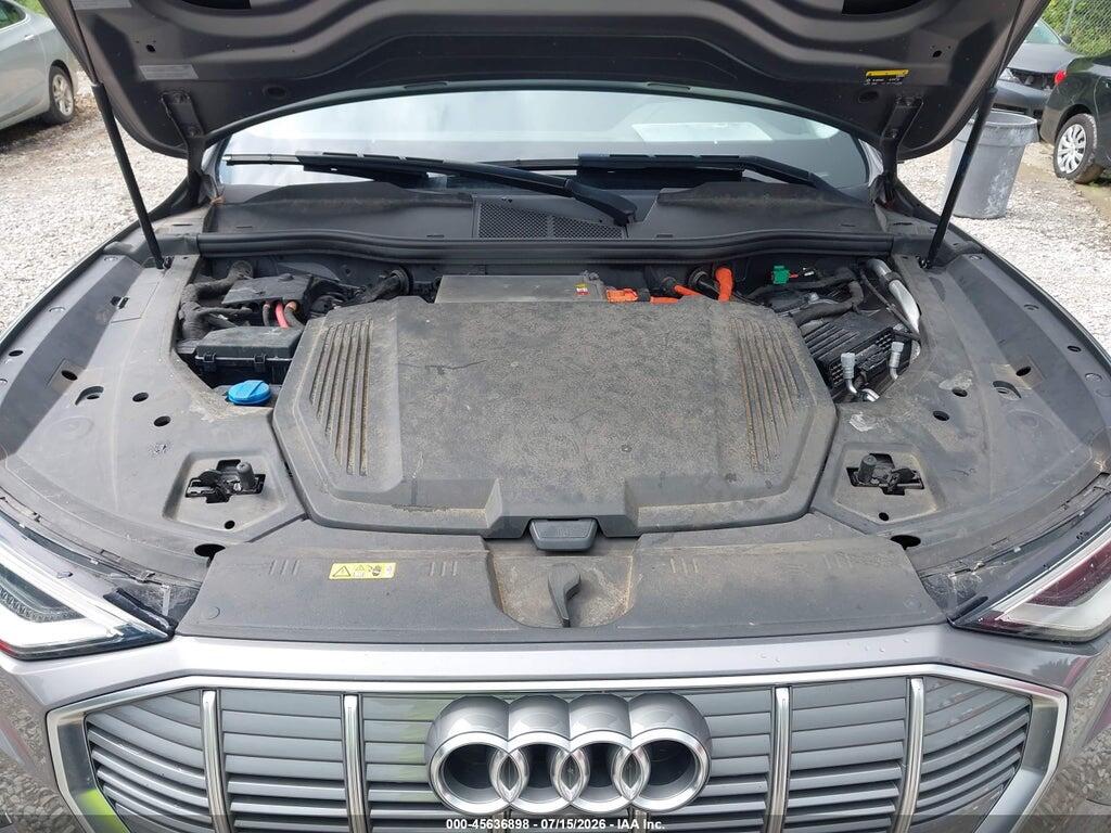 WA1LAAGE6KB008283 2019 AUDI E-TRON photo no. 10