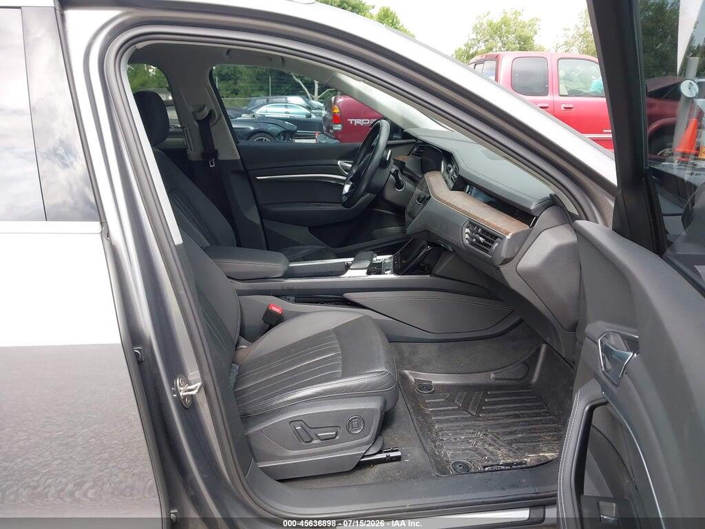WA1LAAGE6KB008283 2019 AUDI E-TRON photo no. 5
