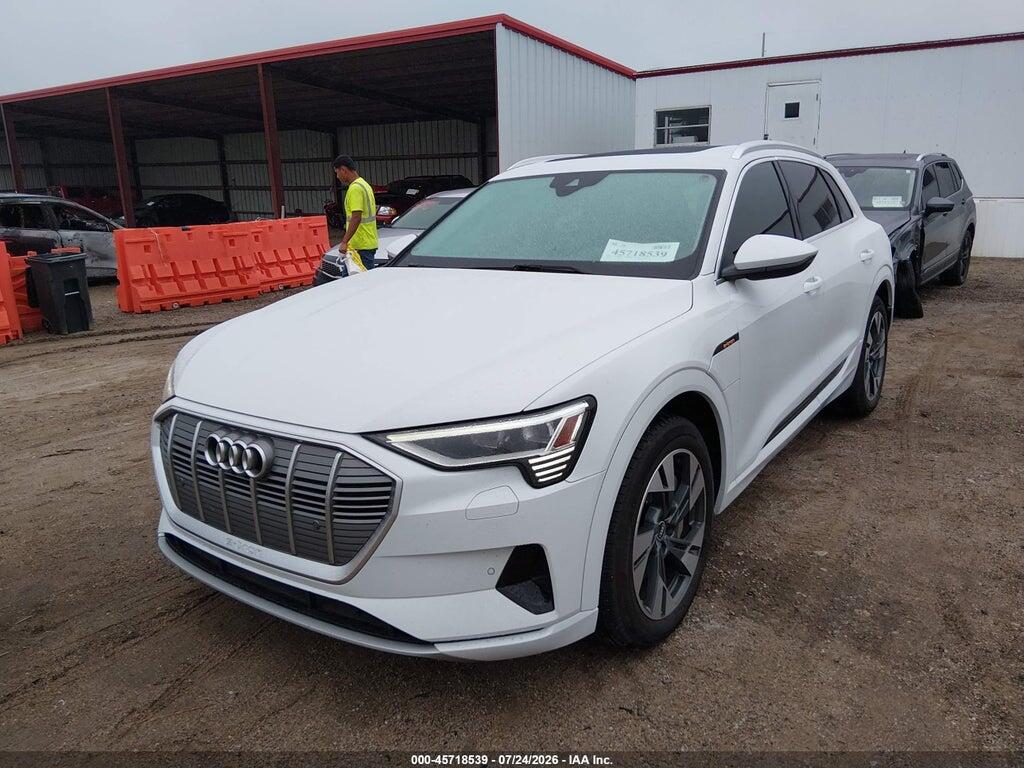 WA1AAAGE5MB020404 2021 AUDI E-TRON photo no. 2