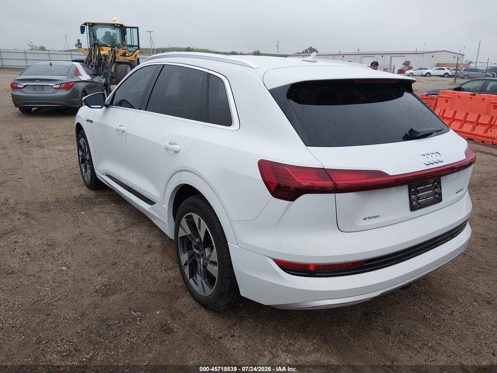 WA1AAAGE5MB020404 2021 AUDI E-TRON photo no. 3