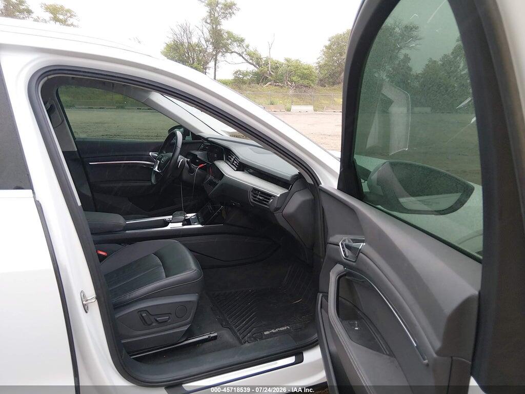 WA1AAAGE5MB020404 2021 AUDI E-TRON photo no. 5