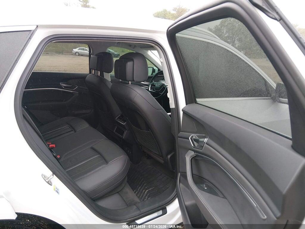 WA1AAAGE5MB020404 2021 AUDI E-TRON photo no. 8