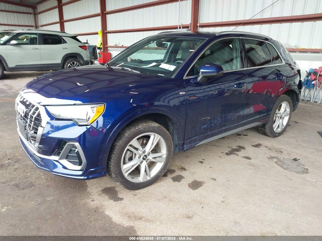 WA1DECF38M1056123 2021 AUDI Q3 photo no. 2